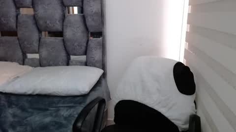 Snapshot of sarahott_1 chatting on December 5, 2024, 6:33 pm Lia online show from December 5, 2024, 6:33 pm