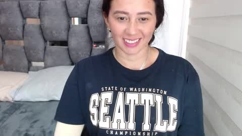 Snapshot of sarahott_1 chatting on December 16, 2024, 8:16 pm Lia online show from December 16, 2024, 8:16 pm