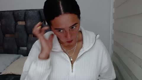 Snapshot of sarahott_1 chatting on January 6, 2025, 6:31 pm Lia online show from January 6, 2025, 6:31 pm