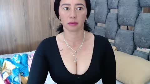 Snapshot of sarahott_1 chatting on January 15, 2025, 12:04 pm Lia online show from January 15, 2025, 12:04 pm