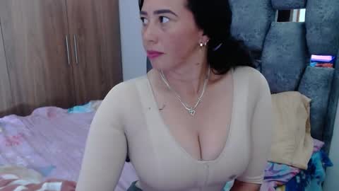 Snapshot of sarahott_1 chatting on January 20, 2025, 9:11 pm Lia online show from January 20, 2025, 9:11 pm