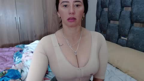 Snapshot of sarahott_1 chatting on January 21, 2025, 2:48 pm Lia online show from January 21, 2025, 2:48 pm