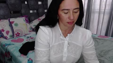 Snapshot of sarahott_1 chatting on November 13, 2025, 5:01 pm Lia online show from November 13, 2025, 5:01 pm