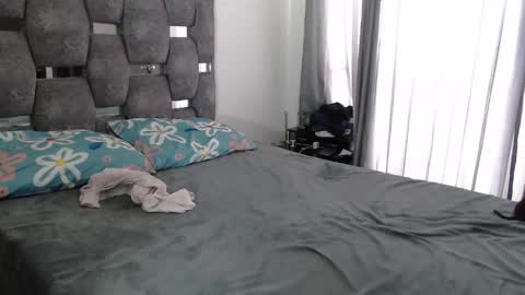 Lia online show from May 13, 2026, 4:26 pm
