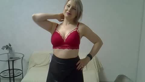 Snapshot of sarahphelps chatting on November 3, 2025, 5:14 pm sarahphelps online show from November 3, 2025, 5:14 pm