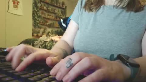 Snapshot of sarahpmummy chatting on May 7, 2026, 12:05 am Sarah online show from May 7, 2026, 12:05 am
