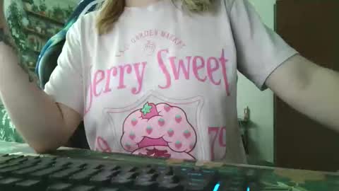 Snapshot of sarahpmummy chatting on May 16, 2026, 9:46 pm Sarah online show from May 16, 2026, 9:46 pm