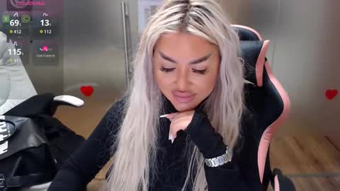 Snapshot of sarahstone_ chatting on October 3, 2025, 7:38 am Sarah online show from October 3, 2025, 7:38 am