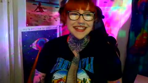 Snapshot of saraht666 chatting on May 16, 2026, 6:54 am Sarah T online show from May 16, 2026, 6:54 am