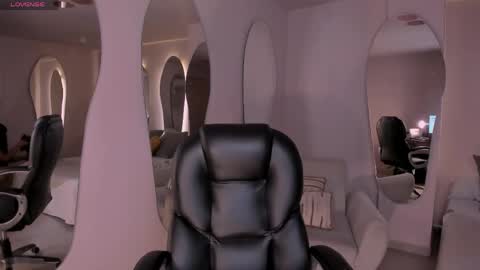 Sarah  independent model online show from April 13, 2026, 5:02 am