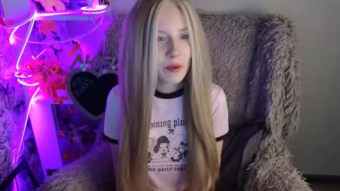 Sara online show from November 21, 2025, 3:38 am