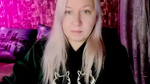 Sara online show from December 8, 2024, 8:36 pm