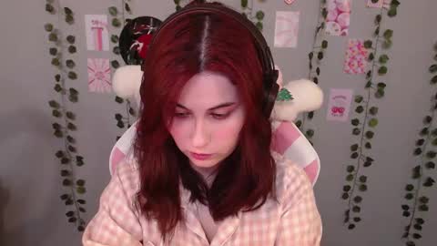 Snapshot of sarakinski chatting on February 14, 2025, 11:10 am Sara online show from February 14, 2025, 11:10 am