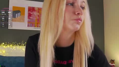 saramist online show from December 17, 2025, 1:33 am