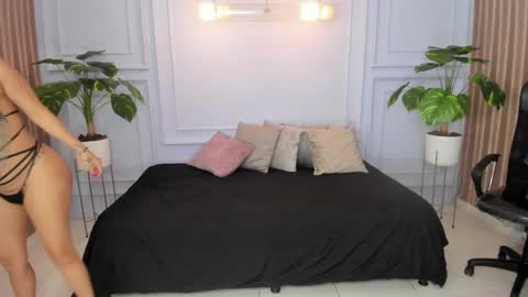 SaraRestrepo online show from March 29, 2026, 3:28 am