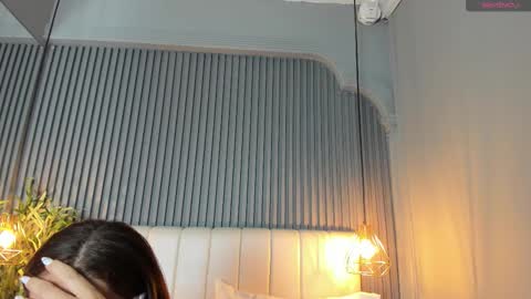 Sara   online show from November 19, 2025, 10:32 pm