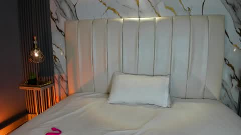 Sara   online show from April 9, 2026, 10:48 pm