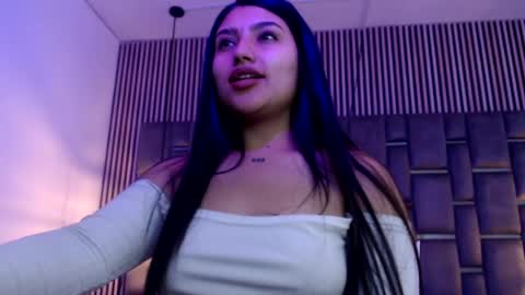 sarastonesx online show from July 6, 2026, 8:22 pm