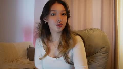 Snapshot of sarasuo chatting on June 22, 2026, 4:53 am Shara online show from June 22, 2026, 4:53 am