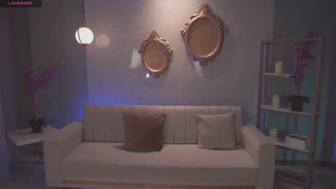 Snapshot of sarawinstone_ chatting on February 11, 2026, 12:32 pm Sara Winstone online show from February 11, 2026, 12:32 pm