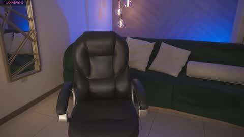 Snapshot of sarawinstone_ chatting on February 26, 2026, 8:30 pm Sara Winstone online show from February 26, 2026, 8:30 pm