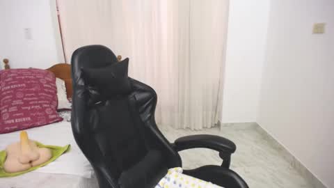 Snapshot of saray1221 chatting on February 8, 2025, 7:38 pm saray1221 online show from February 8, 2025, 7:38 pm