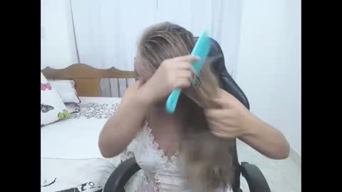 Snapshot of saray1221 chatting on October 2, 2025, 8:49 pm saray1221 online show from October 2, 2025, 8:49 pm