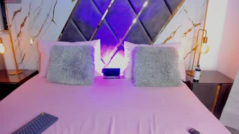 Saray Lopez online show from May 15, 2026, 1:01 am