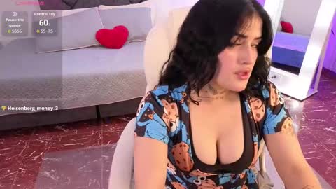 Sari  online show from November 10, 2025, 10:31 pm