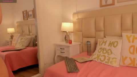 sarit_ online show from May 16, 2026, 7:34 pm
