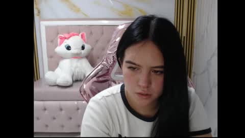 Sara  online show from February 4, 2026, 8:14 pm