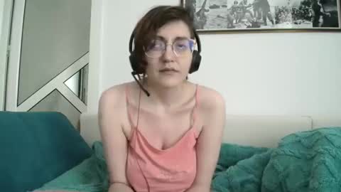 sarraboots online show from April 10, 2026, 9:14 am