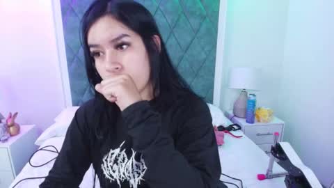 Sasha online show from November 25, 2025, 3:06 am