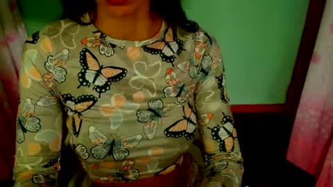 Snapshot of sasha_spears chatting on December 11, 2024, 3:05 pm sasha_spears online show from December 11, 2024, 3:05 pm