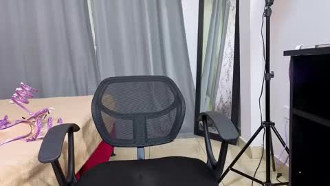 sasha_val online show from October 31, 2025, 8:10 pm