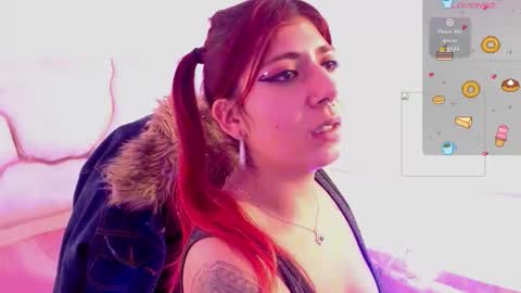 Snapshot of sashaa_tay chatting on February 18, 2026, 7:10 pm sashaa_tay online show from February 18, 2026, 7:10 pm