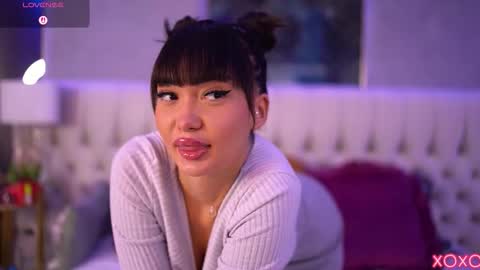 Snapshot of sashaferrera chatting on October 24, 2025, 6:48 pm Dennise online show from October 24, 2025, 6:48 pm