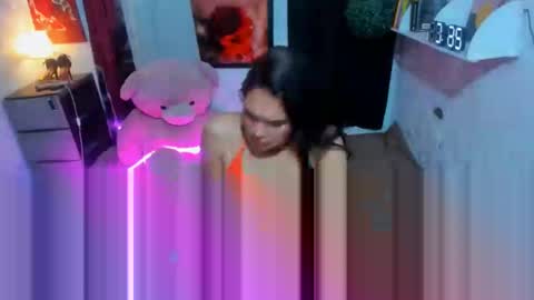 ESTELLA online show from February 13, 2025, 2:20 pm