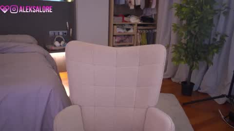 sashalore online show from March 19, 2026, 3:10 am