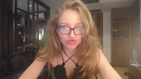 Snapshot of sashasweetsasha chatting on December 26, 2024, 5:26 am Sasha online show from December 26, 2024, 5:26 am