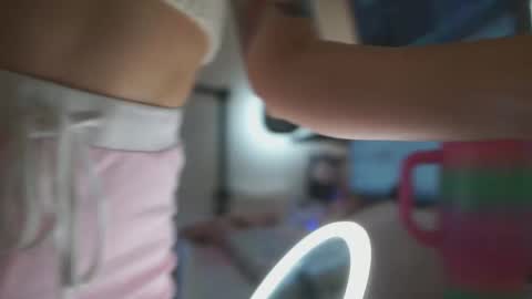 sashawest_official online show from April 9, 2026, 3:17 pm