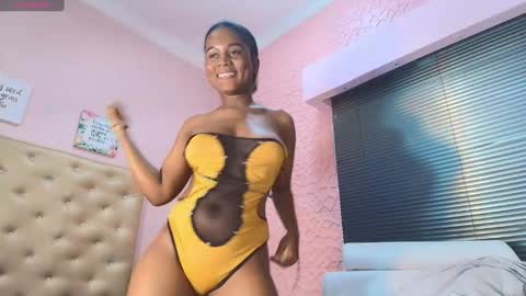 Snapshot of sashhalux22 chatting on February 21, 2025, 9:13 am SashhaLux22 online show from February 21, 2025, 9:13 am