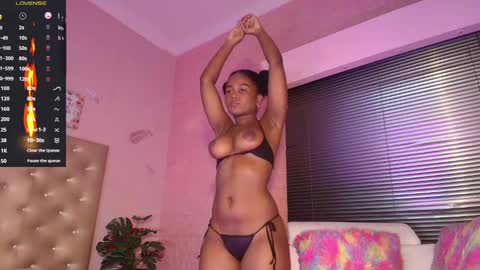 Snapshot of sashhalux22 chatting on February 22, 2025, 3:56 am SashhaLux22 online show from February 22, 2025, 3:56 am