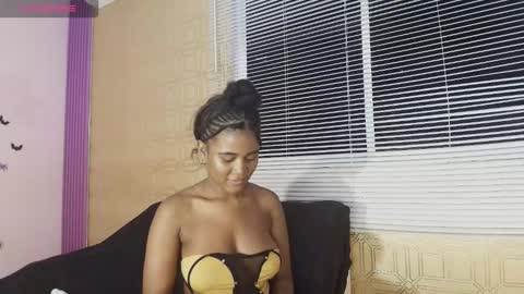 Snapshot of sashhalux22 chatting on November 10, 2025, 4:33 am SashhaLux22 online show from November 10, 2025, 4:33 am