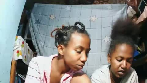 sasivia08 online show from April 10, 2026, 8:46 pm