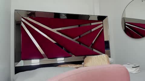 saskiagrendel online show from March 21, 2026, 8:52 am