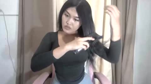 sassy_jenny8 online show from February 26, 2026, 5:01 pm