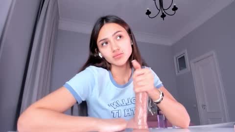 Ksenya online show from November 14, 2025, 2:49 pm