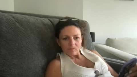 sassynsweetmilf online show from April 14, 2026, 8:48 pm