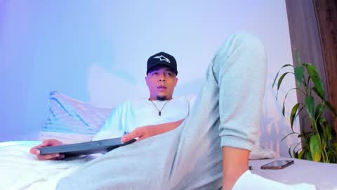 Snapshot of satanas_333 chatting on March 4, 2026, 5:24 am online show from March 4, 2026, 5:24 am